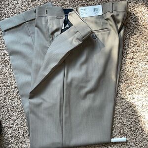 BNWT Van Heusen Men’s Dress Pants 32x32 🔥🔥